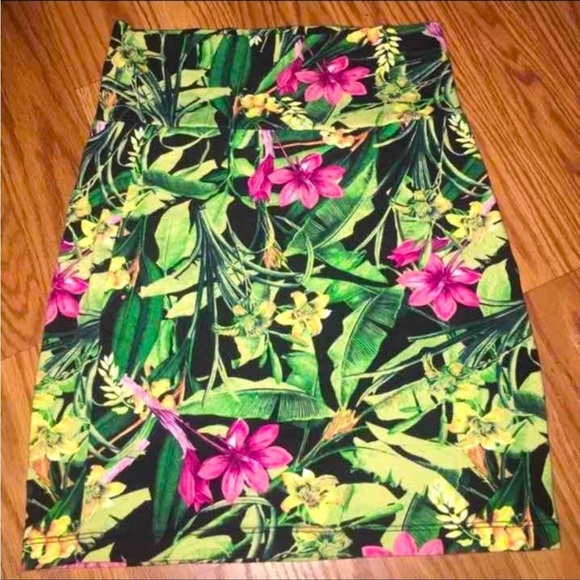 Charlotte Russe Women's mini skirt small green pink tropical bodycon high waist - Picture 3 of 3